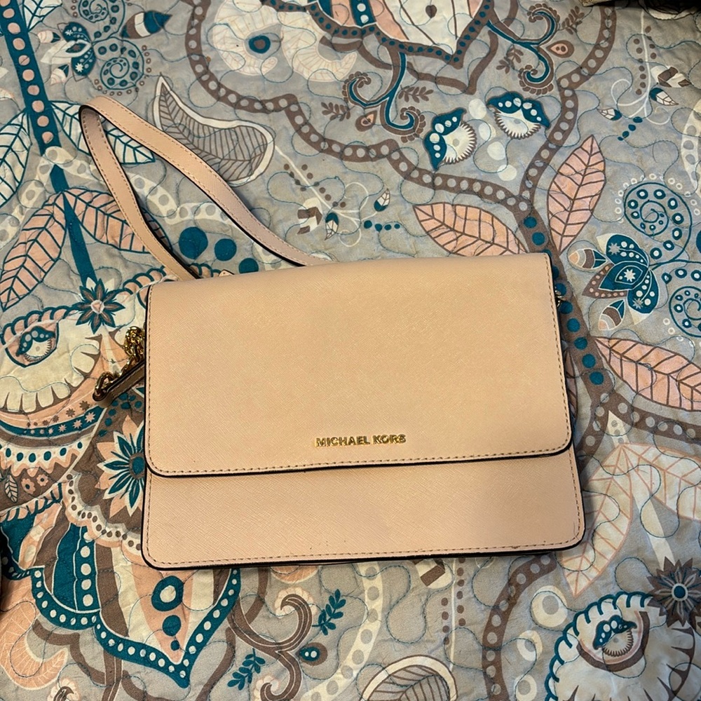 Micheal Kors purse